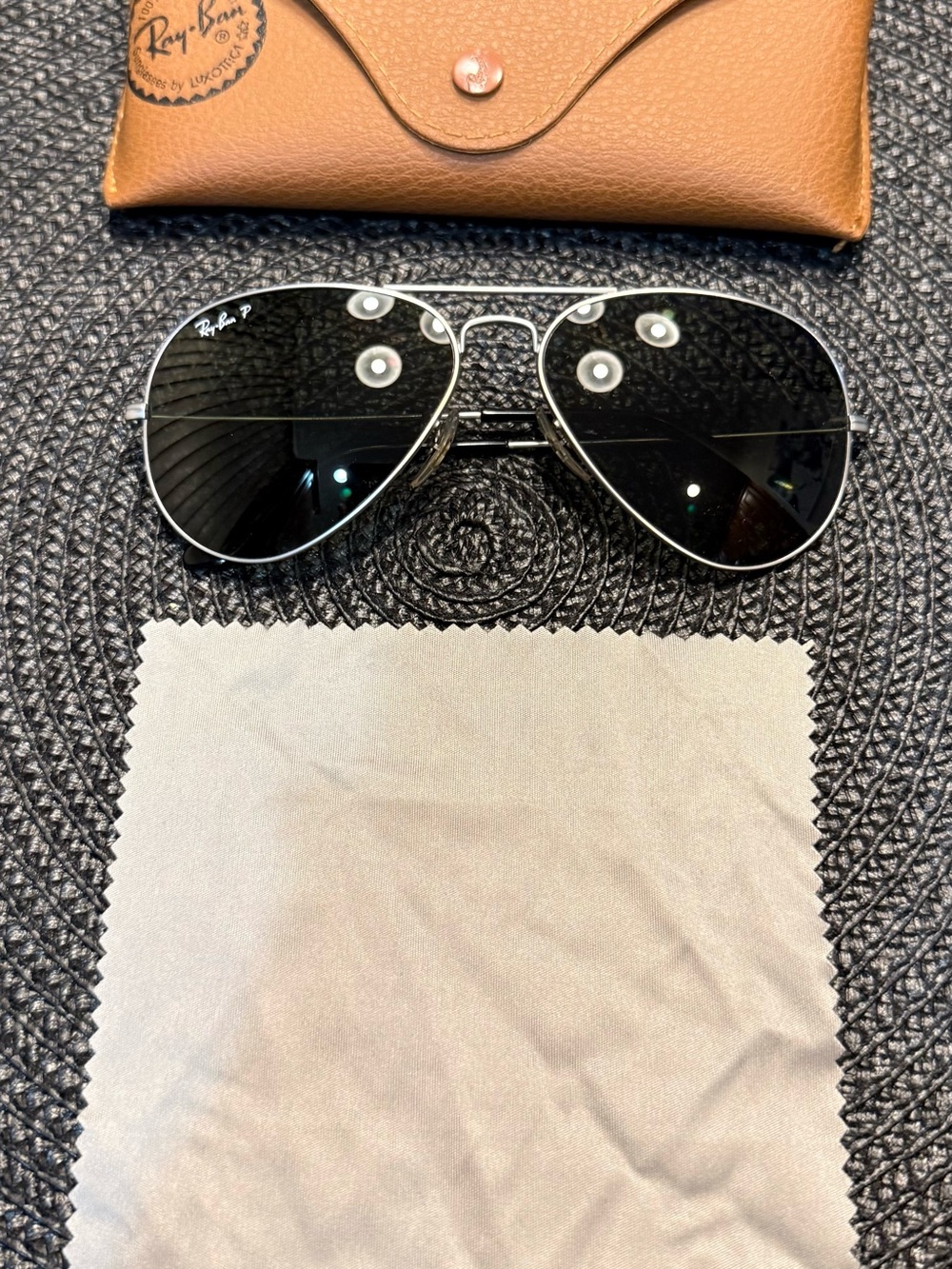 Ray-Ban Aviator Sunglasses in Black and Silver Metal